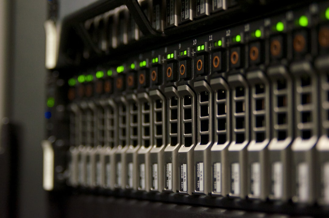 Benchmark VPS Indonesia vs Singapura: Kecepatan & Uptime